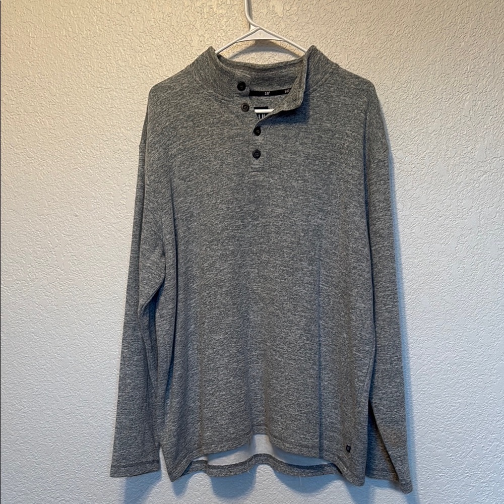 GAP Men’s Gray Henley Pullover (XXL)